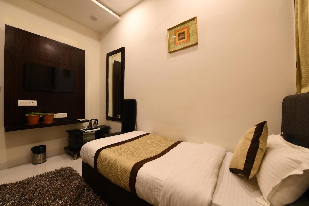 Madhav Muskan Residency Mathura Luaran gambar