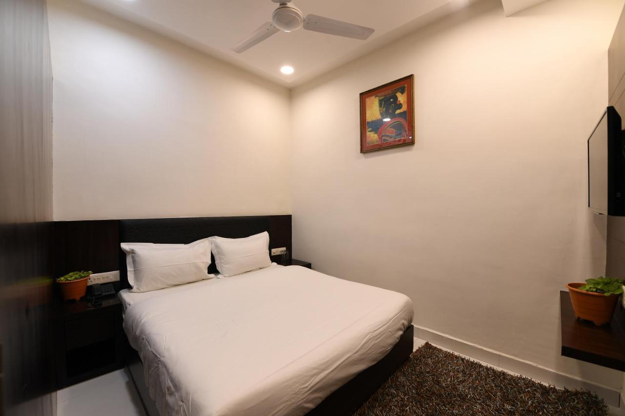 Madhav Muskan Residency Mathura Luaran gambar